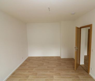 Pack die Badehose ein…helle 3-RW mit Wanne u. Balkon!!! - Photo 1