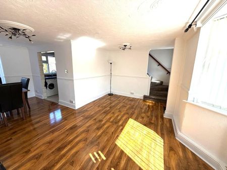 2 bedroom semi-detached house to rent - Photo 2