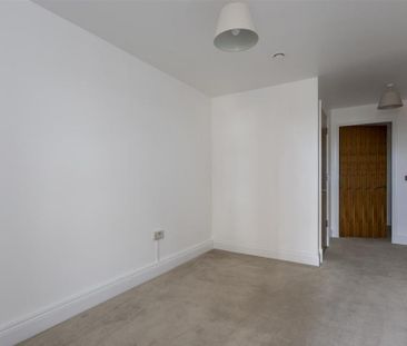 3 bedroom apartment to rent - Photo 6
