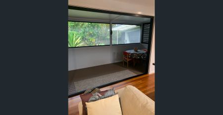 Newly renovated Granny Flat by the beach - Photo 2