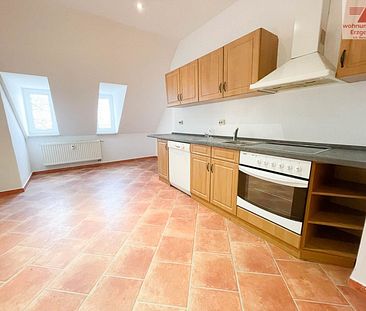2-Raum-Dachgeschosswohnung mit Einbauküche im Herzen von Aue - Photo 3