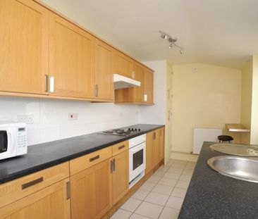 MODERN STUDENT 5 BEDROOM TERRACE 58 GLADSTONE LANE UTILITES INCLUDED - Photo 2