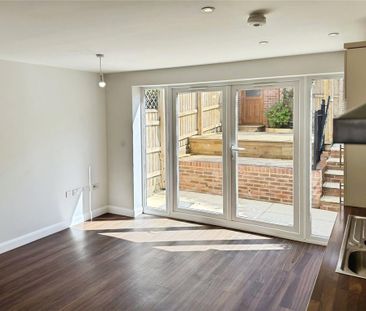 3 bedroom terraced house to rent - Photo 1