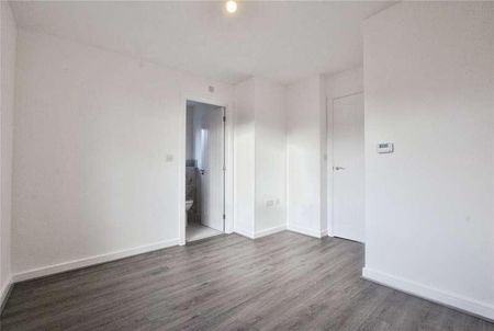 Smith Crescent, Chelmsford, CM1 - Photo 2