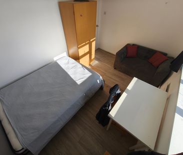 Room in a Shared Flat, Cottenham House, N19 - Photo 3