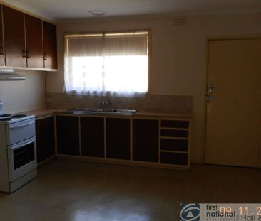 "SPACIOUS ONE BEDROOM" - Photo 2