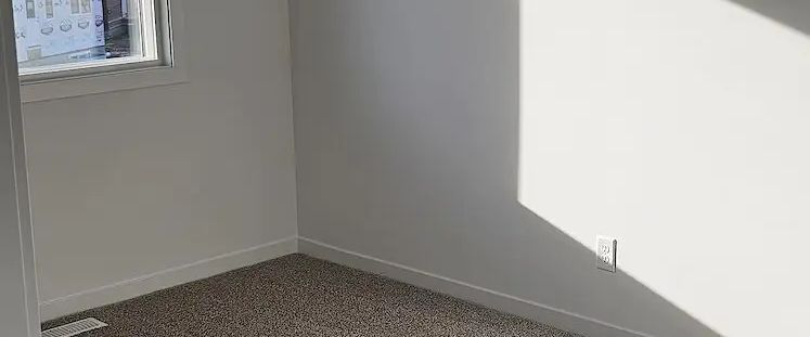 Sweet Home Alberta — 4 Bedrooms House - Photo 1