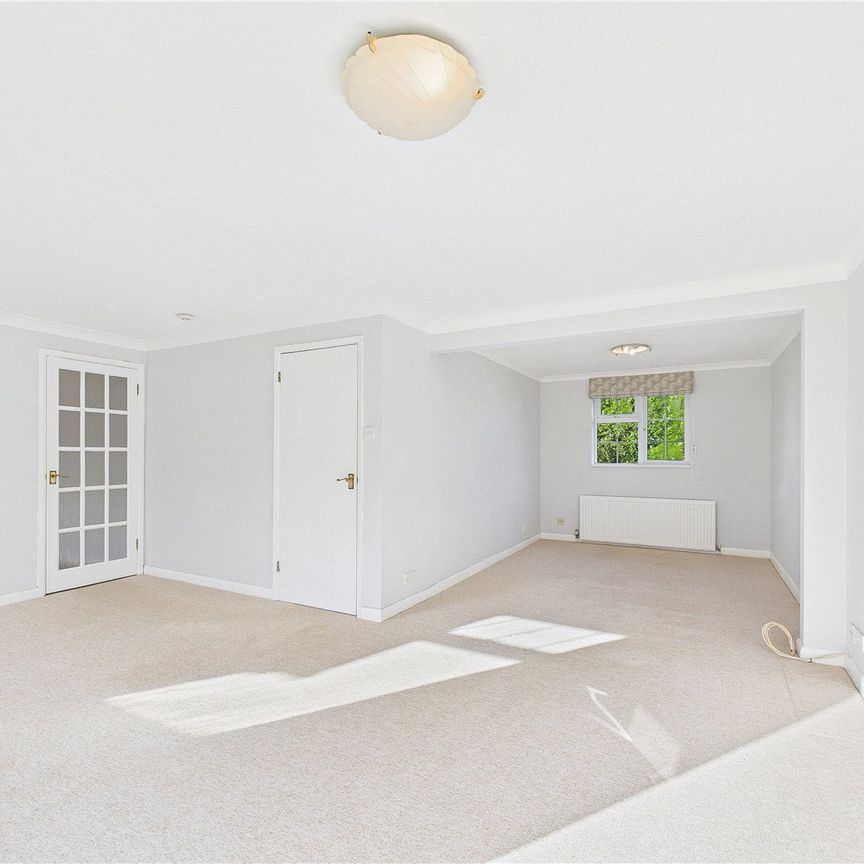 Hobhouse Close, Bradford on Avon, Wiltshire, BA15, Bradford-On-Avon - Photo 1