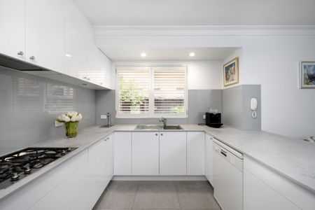 Prestige Apartment with House Like Proportions - Photo 4