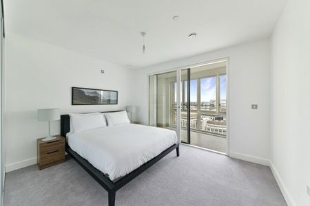1 Bed Flat, Royal Captain Court, E14 - Photo 2