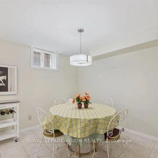 123 RAVENSCROFT ROAD - Photo 1