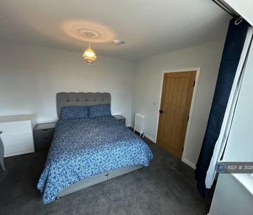 1 bedroom in a house share to rent - Photo 4