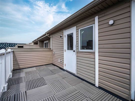 Deluxe Premium - Boake Street (Female Only) - Photo 1