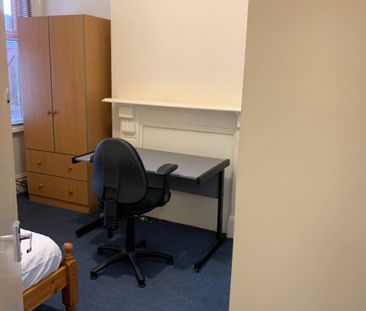 5 bedroom semi-detached house to rent - Photo 5