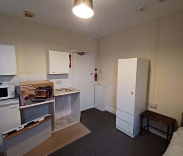 Studio to rent - Photo 3