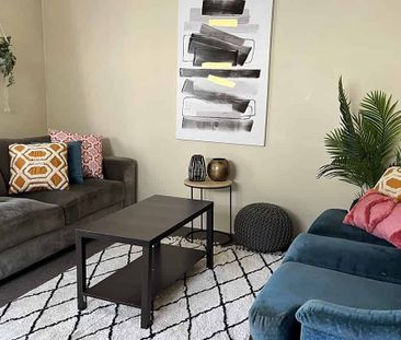 Warm Sunny Fully Furnished 2 bedroom house CBD - Photo 2