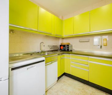 Calle de Cavanilles, Madrid, Community of Madrid 28007 - Photo 5