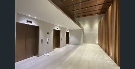 Fully Furnished Modern 1-Bedroom1-Bath Apartment – Prime Southbank Location - Photo 2