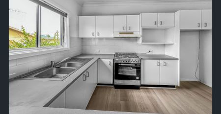 Neat and tidy home - Photo 5