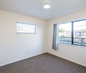66 Queens Road, Waikanae Beach - Photo 2