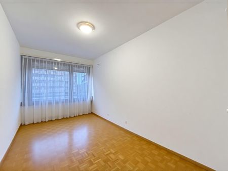 Spacious apartment in the heart of Florissant, 3 bedrooms - Photo 4