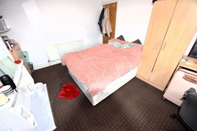 3 bedroom House in Mayville Avenue, Leeds - Photo 3