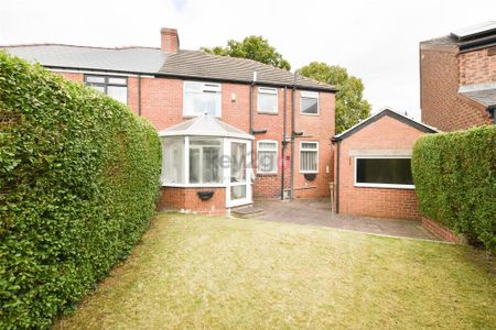 4 bedroom semi-detached house to rent - Photo 4