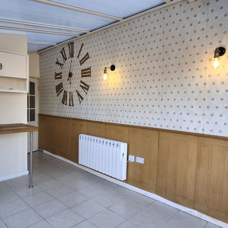 High Street - Photo 1