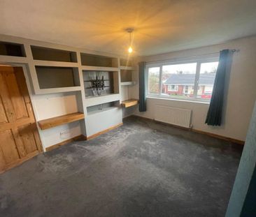 4 bedroom semi-detached house to rent - Photo 2