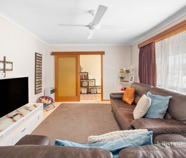34 Lake Street, Wendouree - Photo 1