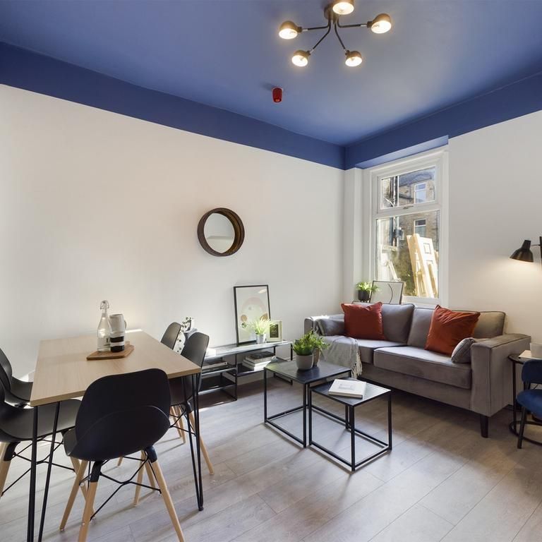 1 bedroom in a house share to rent - Photo 1