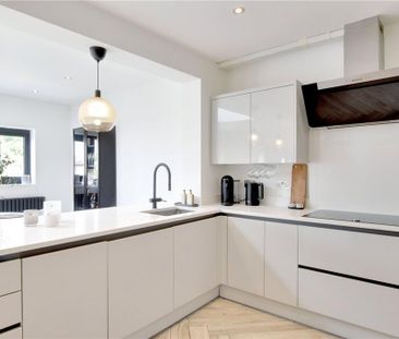 3 bedroom semi-detached house to rent - Photo 6