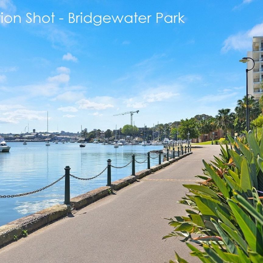 Modern Top-Floor Apartment in the Heart of Balmain Shores - Photo 1