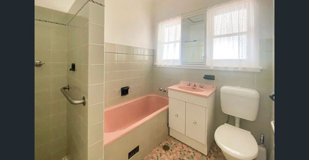 Spacious Family Home - Photo 1