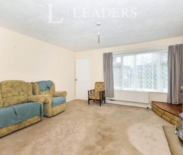 3 bedroom semi-detached house to rent - Photo 2
