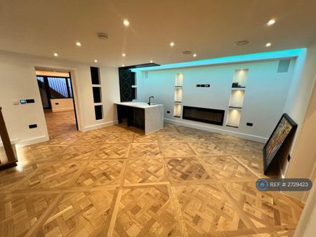 3 bedroom detached house to rent - Photo 3