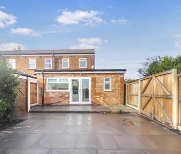 2 bedroom end of terrace house to rent - Photo 3