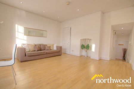 2 bedroom flat to rent - Photo 3