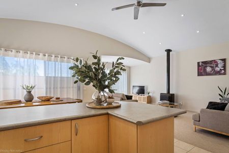 Stylish Townhouse for Permanent Rent - Available Now - Photo 5