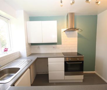 2 bedroom Flat to let - Photo 6