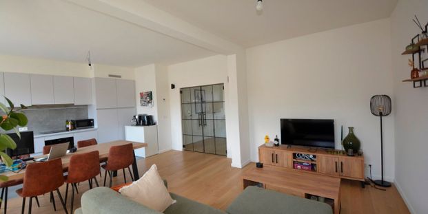 Appartement te huur in Antwerpen voor € 1.095 met 2 slaapkamers - Foto 1