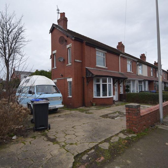 2 bedroom end of terrace house to rent - Photo 1