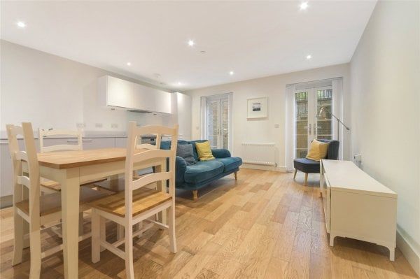 Lynedoch Terrace, Glasgow, G3 - Photo 1