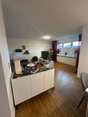 Schöner Wohnen !! Traumhafte 2,5 Zimmer Wohnung mit Balkon im wärmegedämmten Haus in Rellingen zu vermieten !! - Photo 1