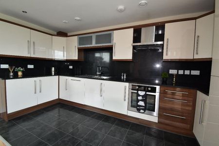 5 bedroom apartment to rent - Photo 2