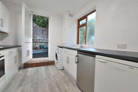 Grovehill Road, Redhill, Surrey, RH1 - Photo 4