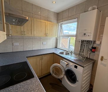 2 Bed Flat, Stockwood Crescent, LU1 - Photo 2