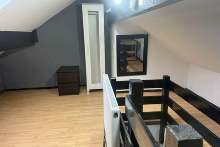 School Street, HUDDERSFIELD - Photo 3