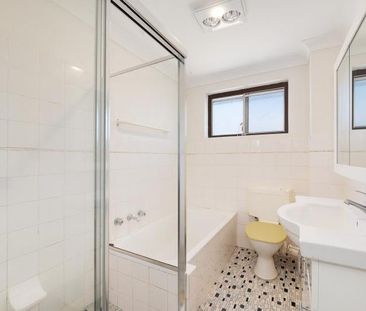 Apartment with 2 bedrooms, 1 bathroom & parking for 1 car - Photo 5