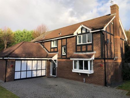 4 bedroom detached house to rent - Photo 2